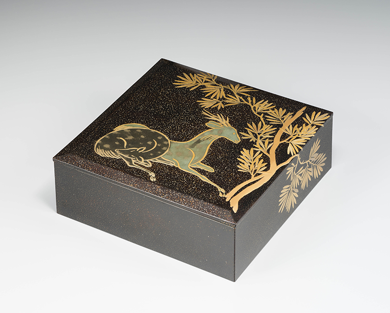 槙鹿蒔絵菓子重　江戸時代 18世紀　個人蔵 撮影：山崎兼慈