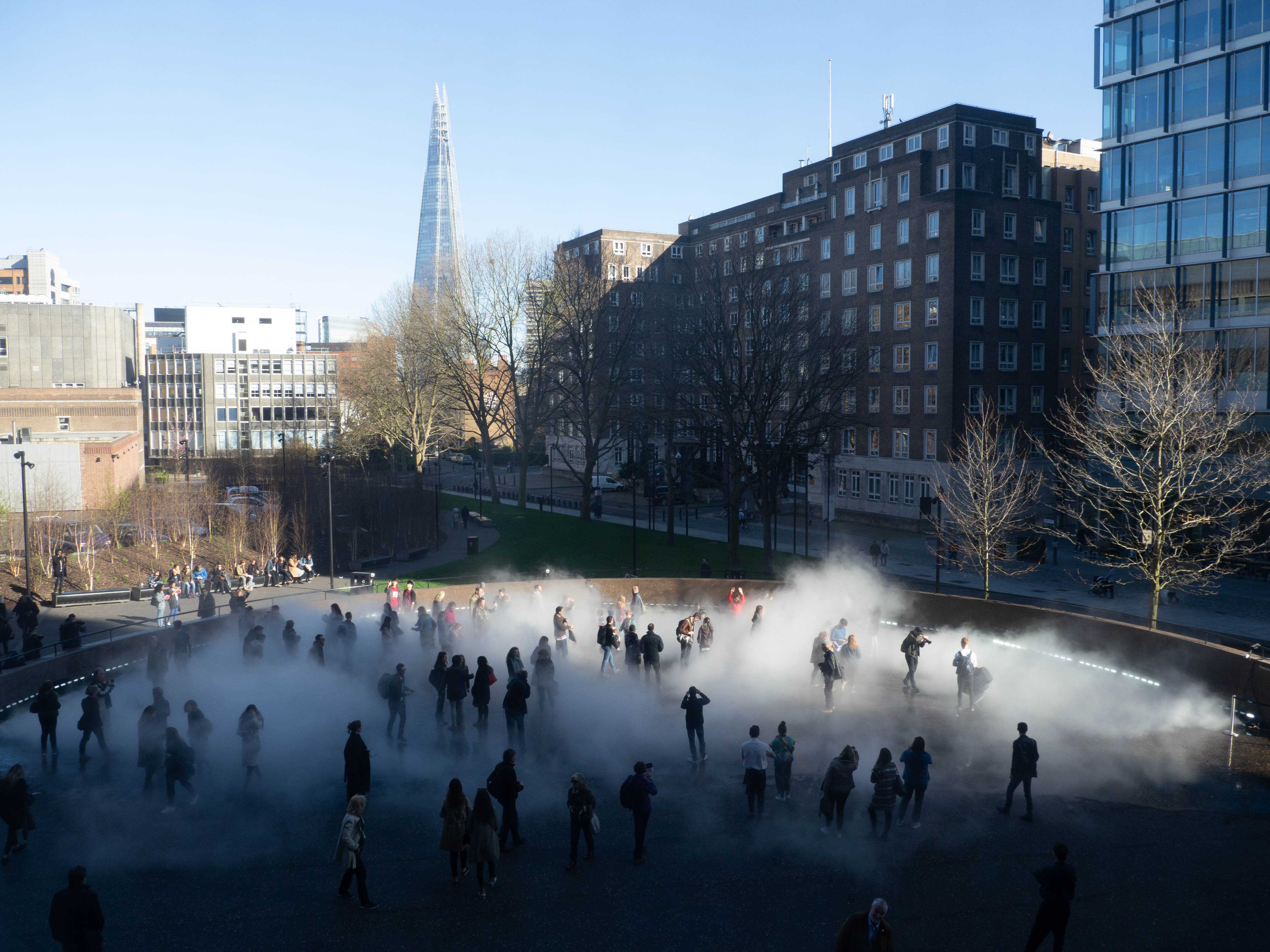 中谷芙二子《Fog sculpture #03779 "London Fog"》2017/BMW Tate Live Exhibition: Ten Days Six Nights（テート・モダン／ロンドン）
